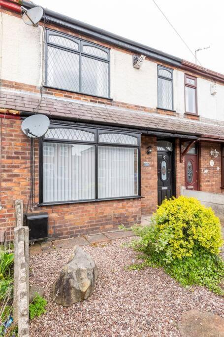Memory Lane - Beautifully Renovated House Close To Motorway Networks * Shevington